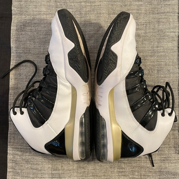 Jordan Max Aura White Metallic Gold Black Men’s Size 8.5 EUC - Picture 3 of 9